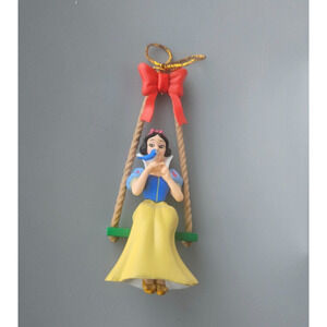 Vintage Disney Grolier Christmas Magic Snow White Ornament 26231 128